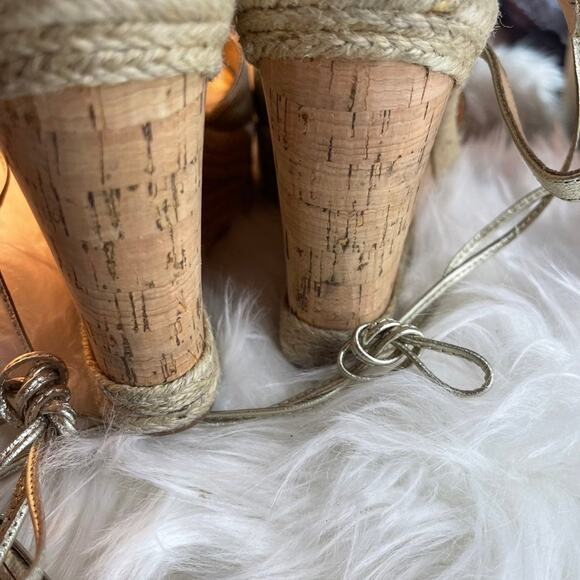 Badgley Mischka metallic gold wedge sandals sz 10 - Picture 9 of 16